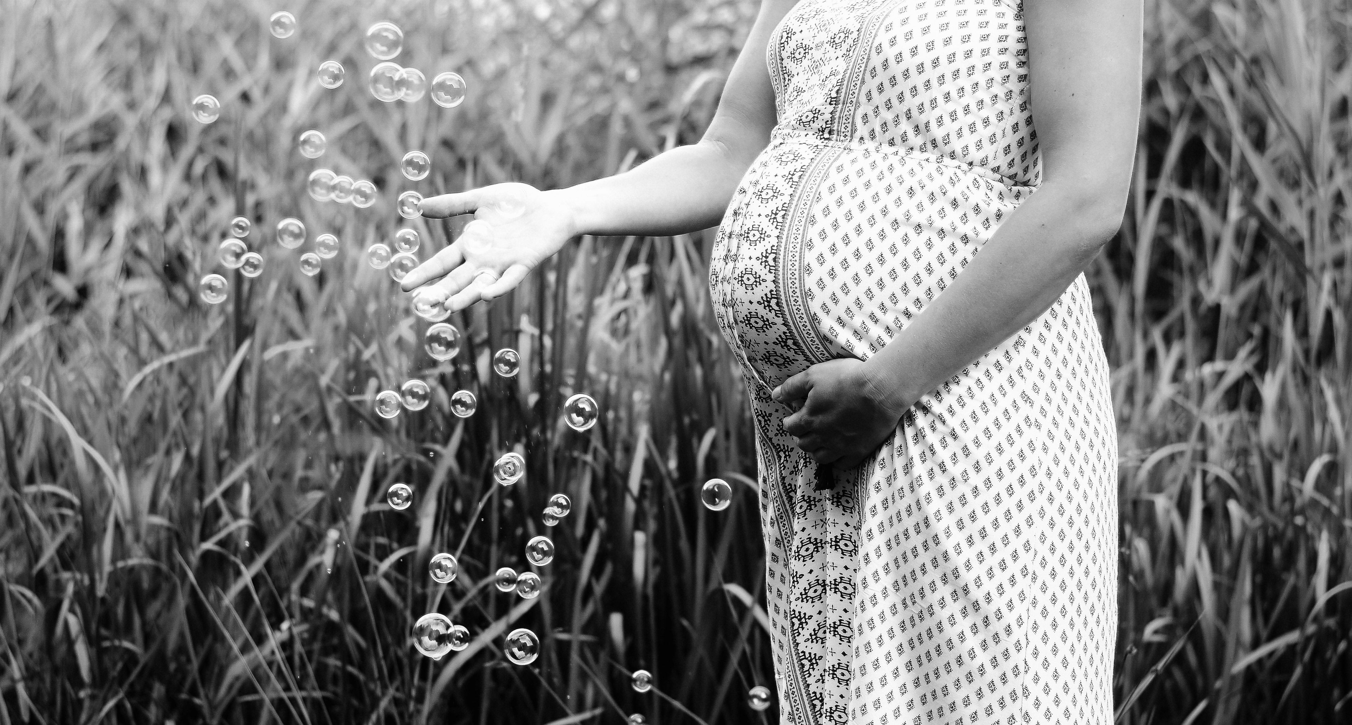 Photographe Belge Maternité nouveau-né Mons Hainaut Séance photo famille grossesse